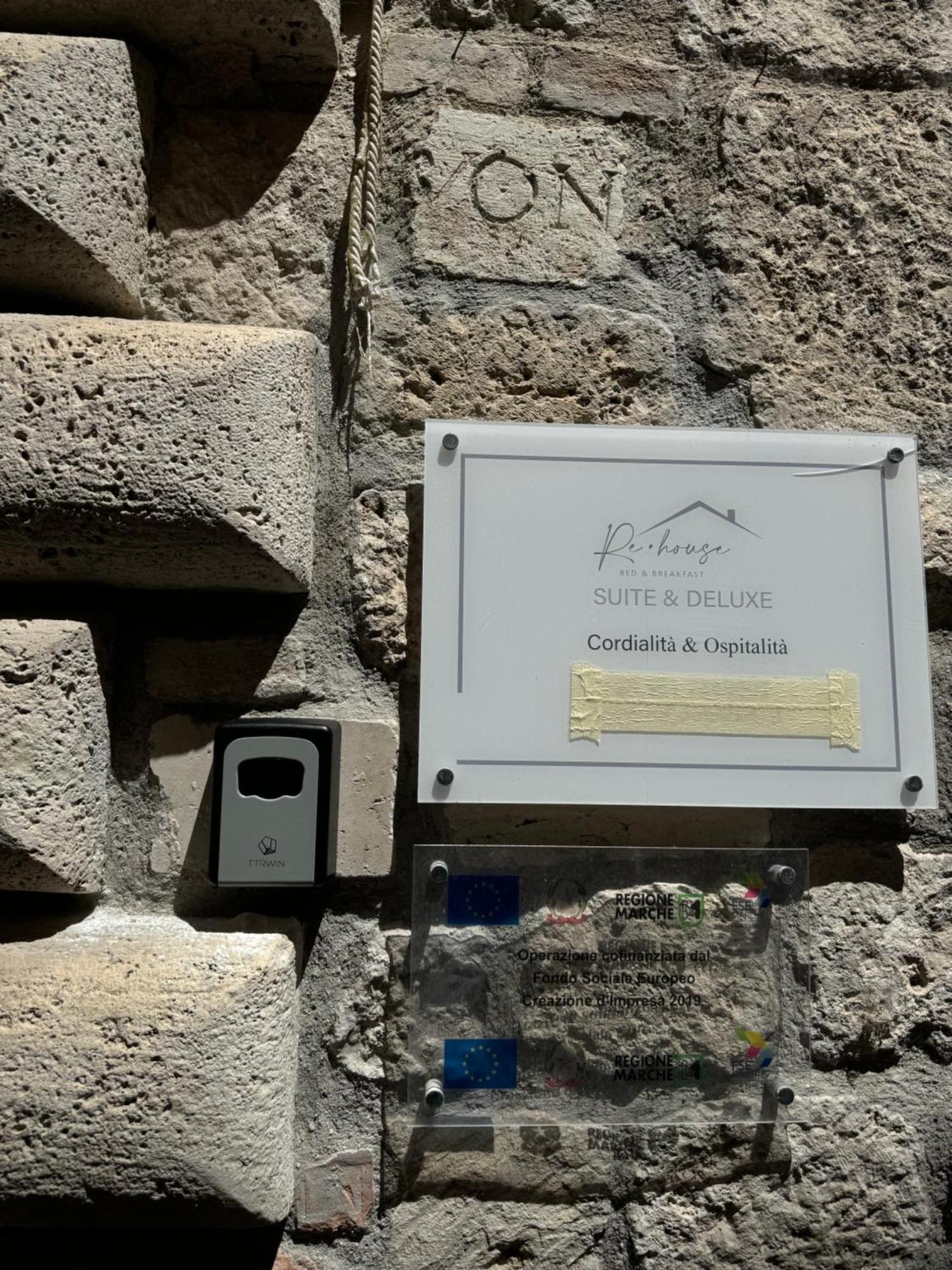Re House Suite & Deluxe Apartament Ascoli Piceno Buitenkant foto